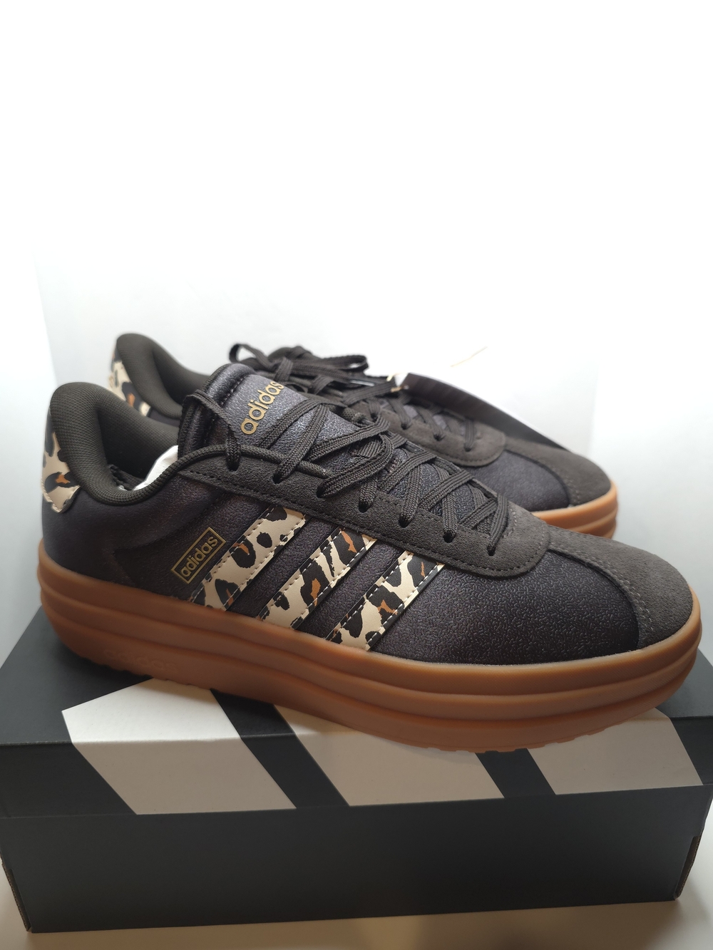 Adidas VL Court Bold Womens size 9  Aurora Coffee / Crystal Linen / Matte Gold